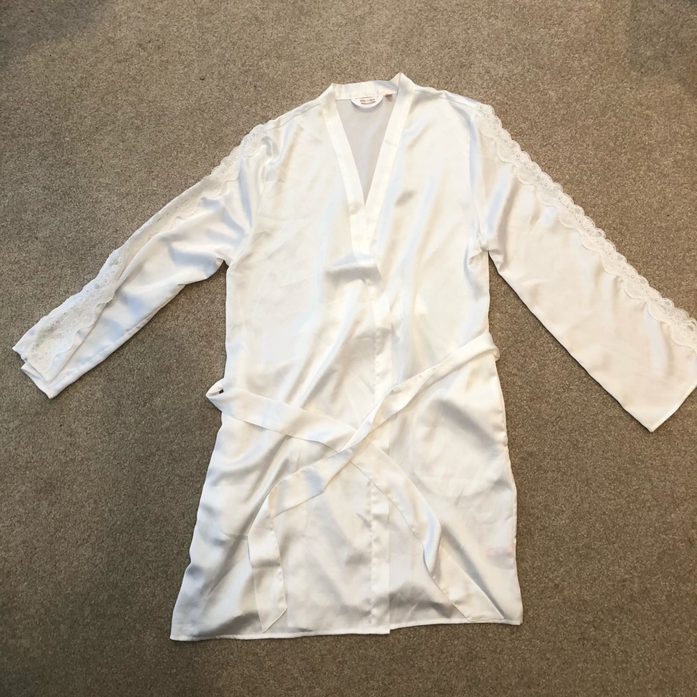 La Vie En Rose Silk Robe